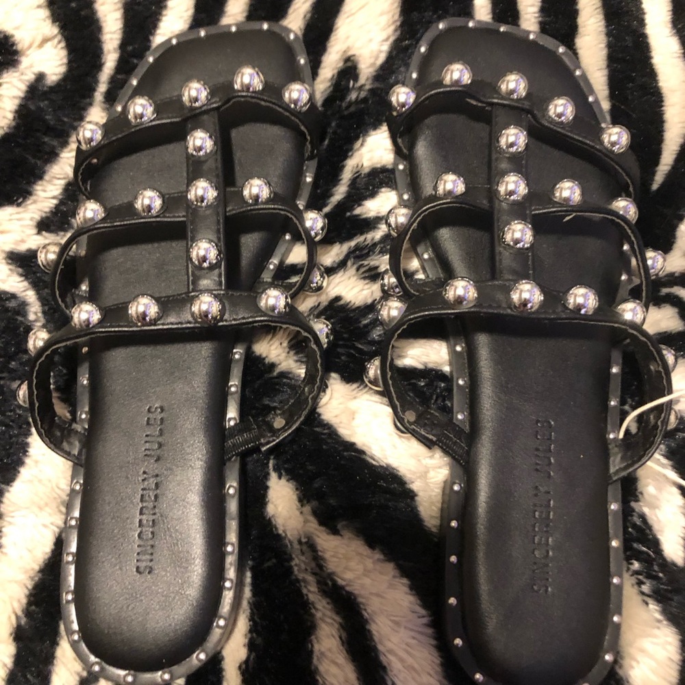 Sincerely jules 7.5 studded.